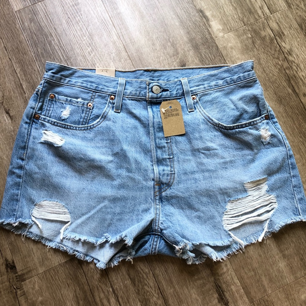 NWT LEVIS 501 SHORTS